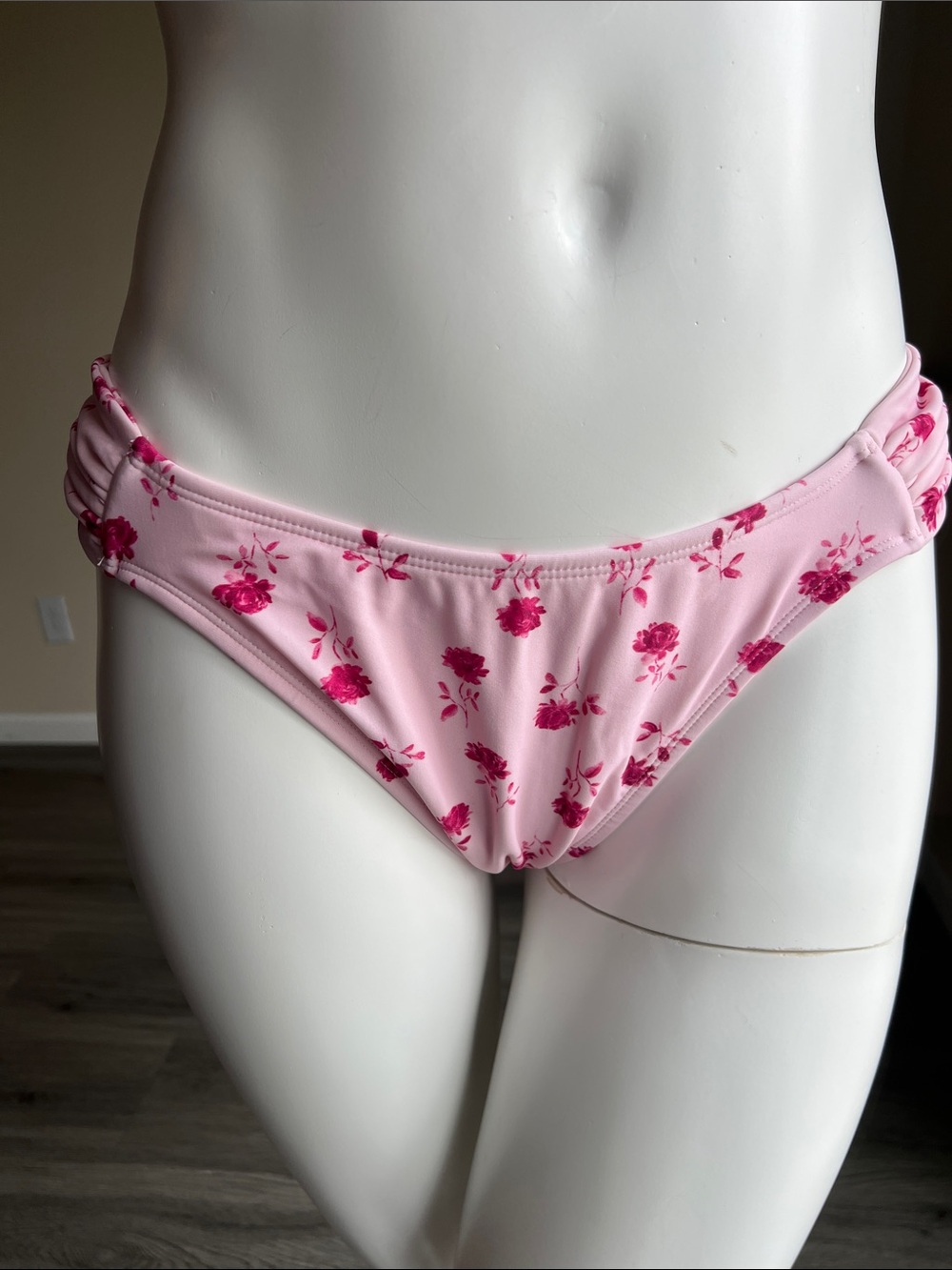 Women’s Floral Print Low-Rise HighLeg .